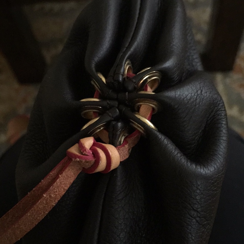 Dooney and Bourke brown purse - Picture 6 of 9